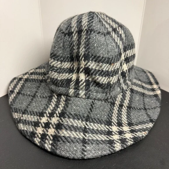 Vintage BURBERRY LONDON 100% Lambswool Grey Nova Check Hat 